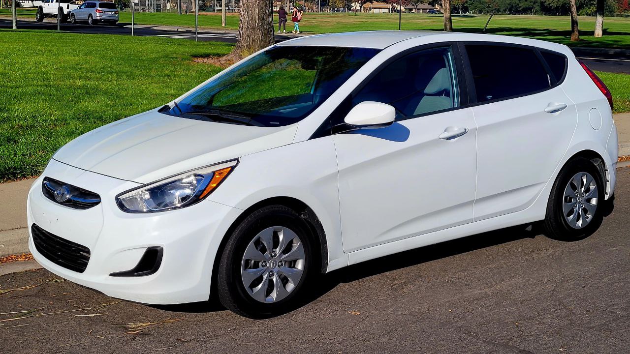 Hyundai Accent SE